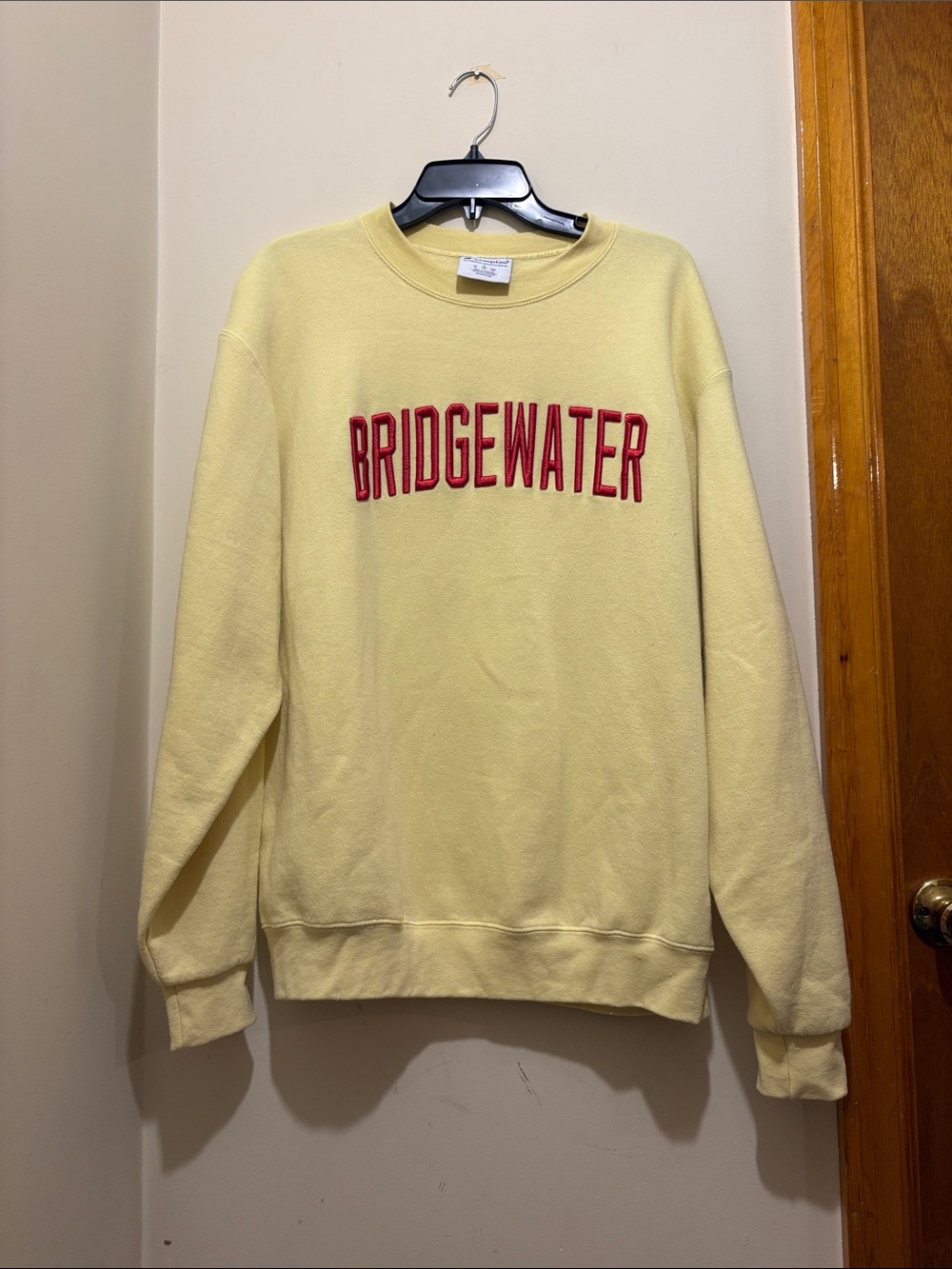 Champion Bridgewater Yellow Crewneck Sweatshirt with Red Embroidery Size Large